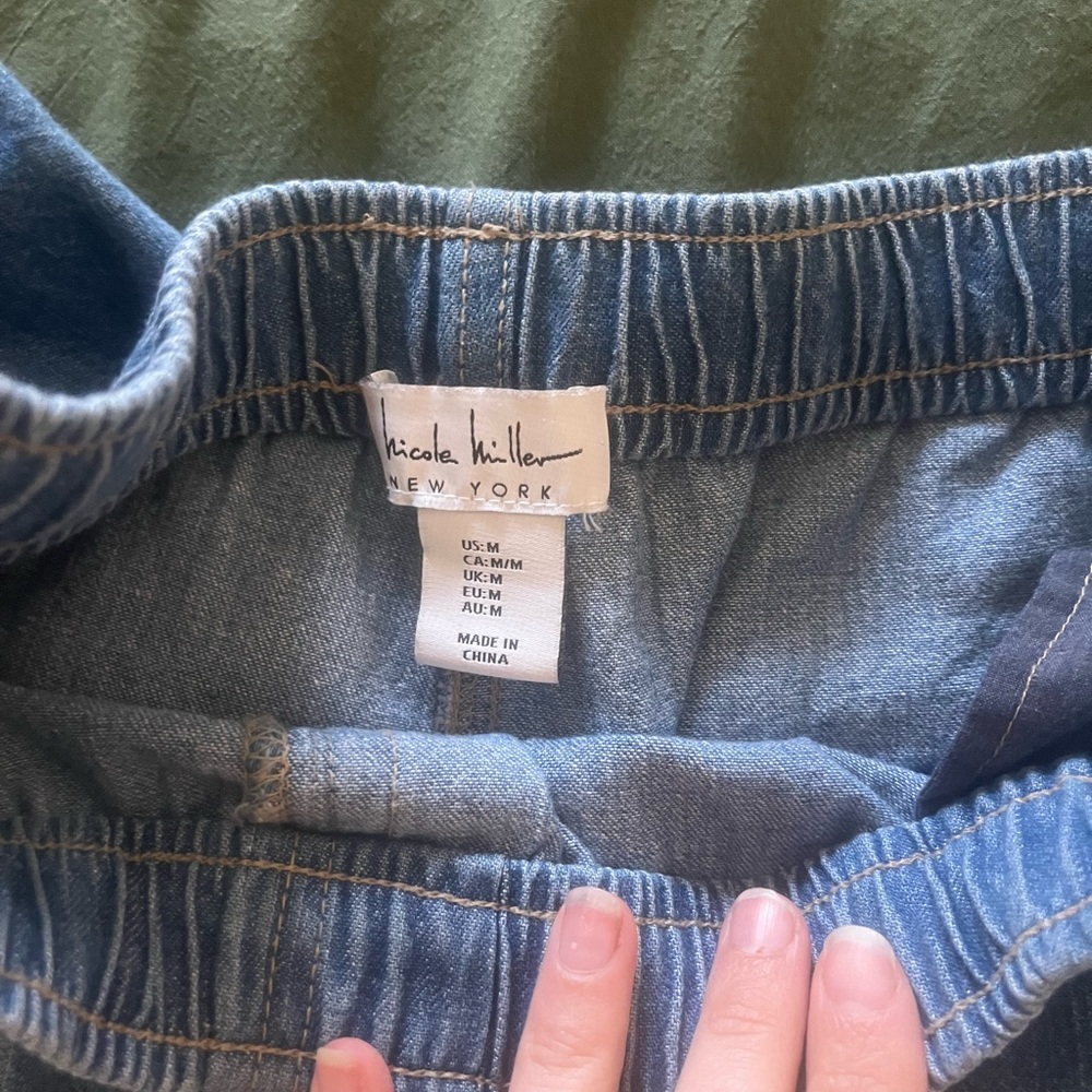 Nicole Miller Elastic Waist Blue Jeans - Picture 4 of 5
